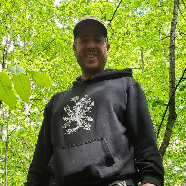 Alexis Burnet sq s Alexis Burnet Wildlife Tracker